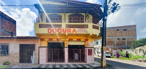 Prédio Comercial em Tento, Valença/BA
