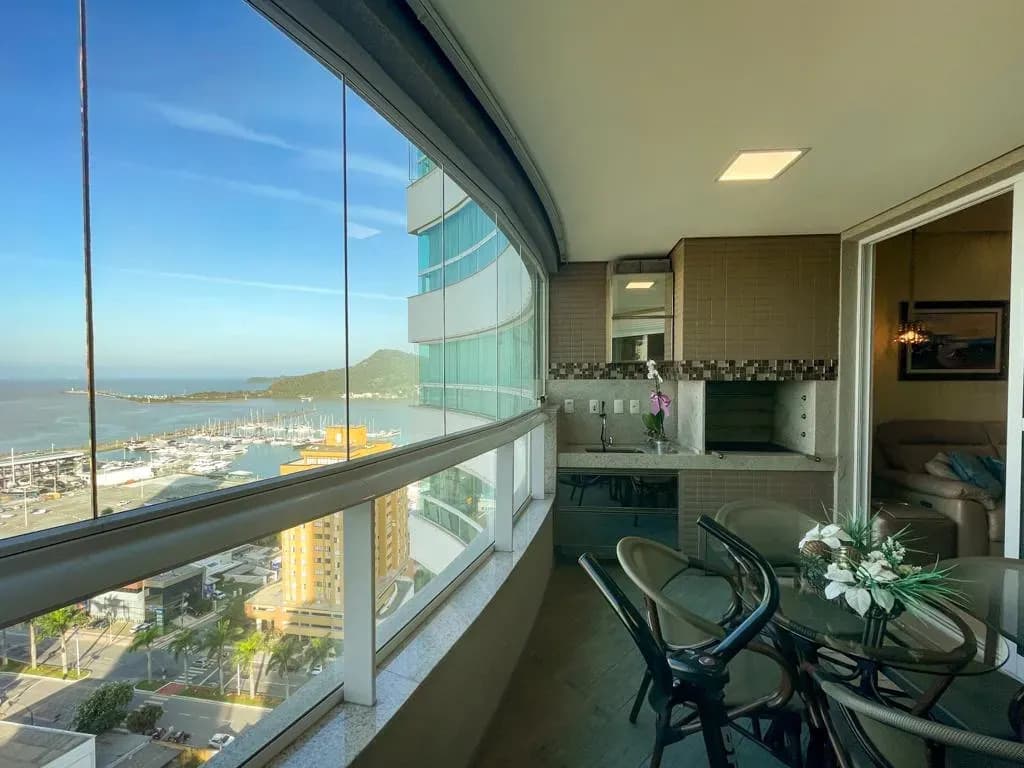 Apartamento à venda no bairro Fazenda em Itajaí/SC