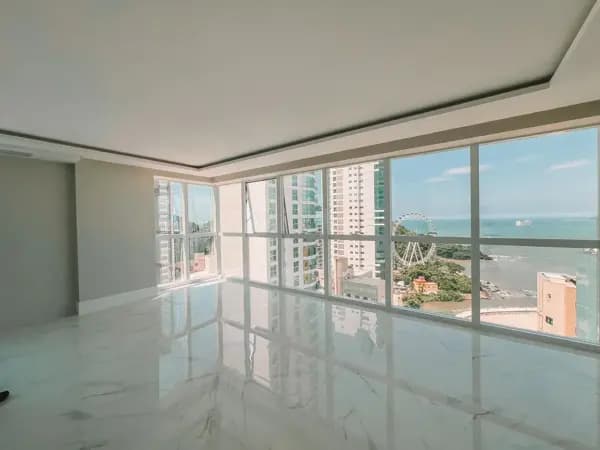 Apartamento à venda no bairro Pioneiros em Balneário Camboriú/SC