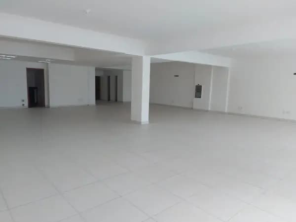 Garagem à venda no bairro Pioneiros em Balneário Camboriú/SC