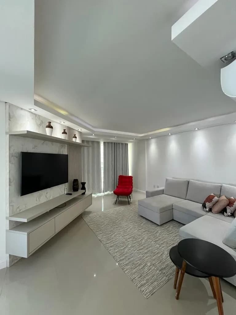 Apartamento à venda no bairro Meia Praia em Itapema/SC