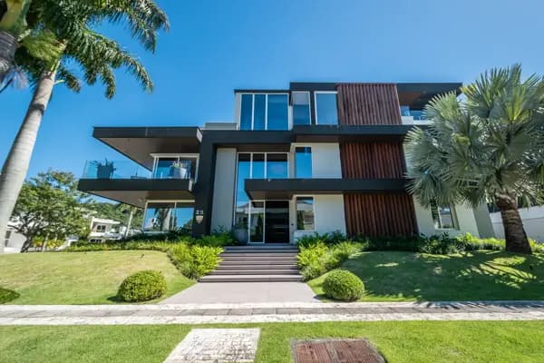 Casa à venda no bairro Jurerê Internacional em Florianópolis/SC