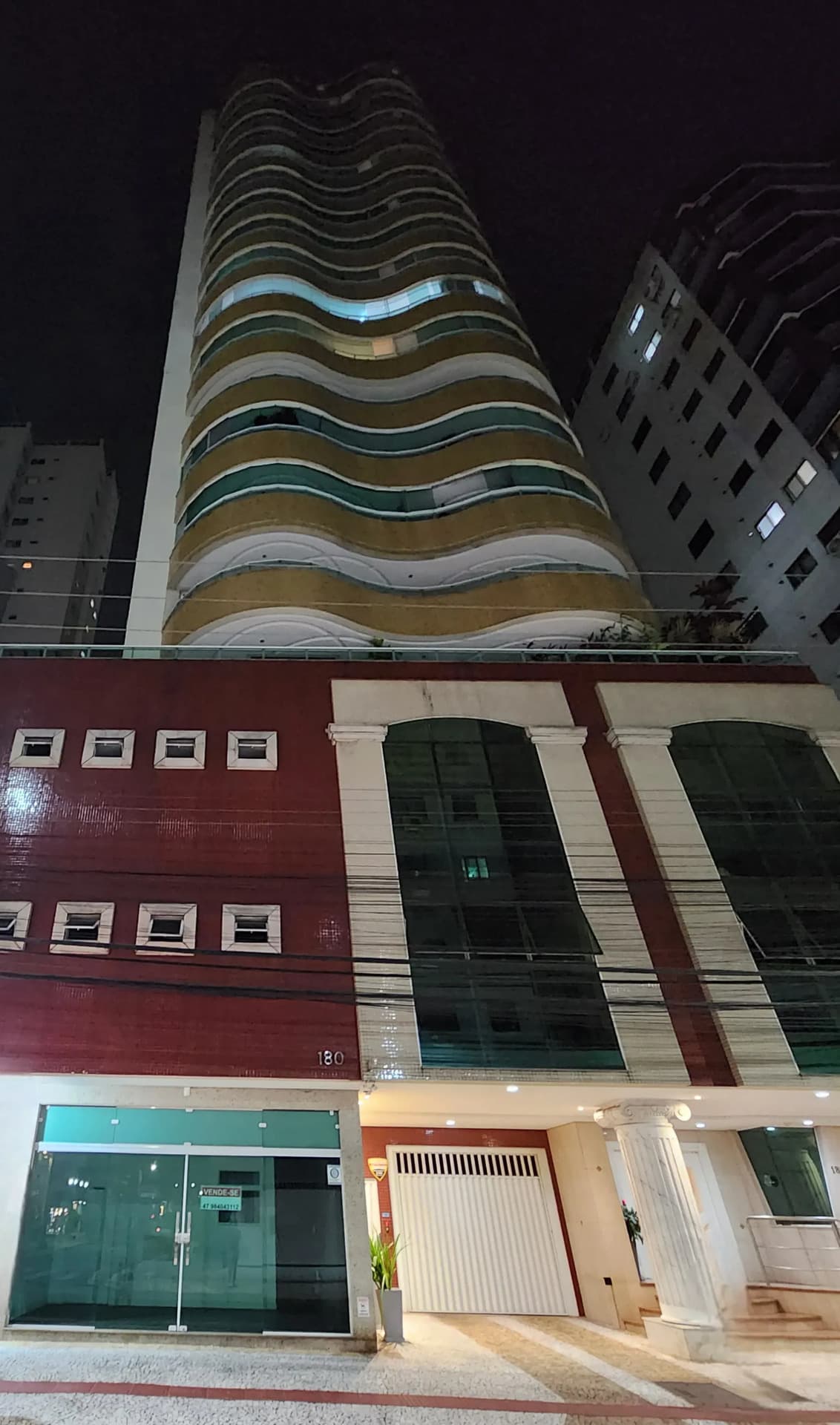 Garagem à venda no bairro Centro em Balneário Camboriú/SC