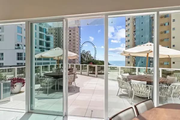 Apartamento à venda no bairro Pioneiros em Balneário Camboriú/SC