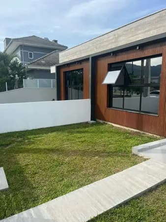 Casa à venda no bairro São João do Rio Vermelho em Florianópolis/SC