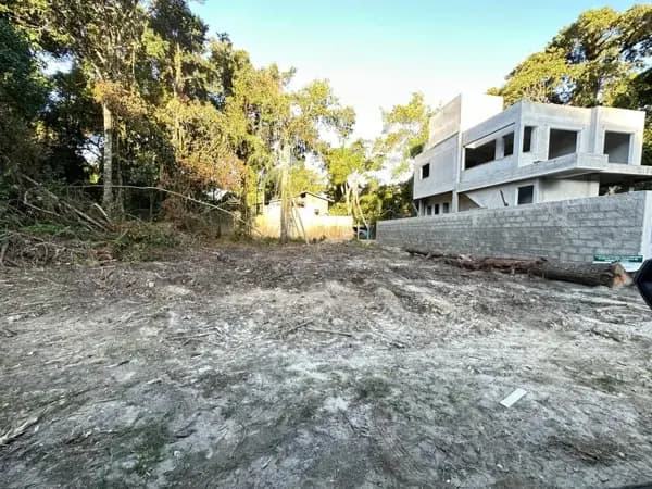 Terreno à venda no bairro Mariscal em Bombinhas/SC