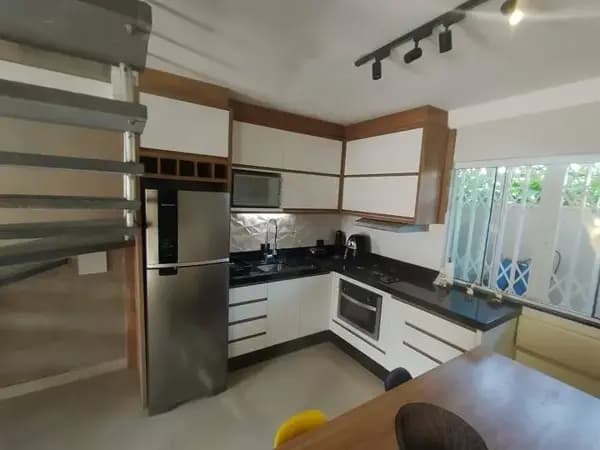 Casa à venda no bairro Itacolomi em Balneário Piçarras/SC
