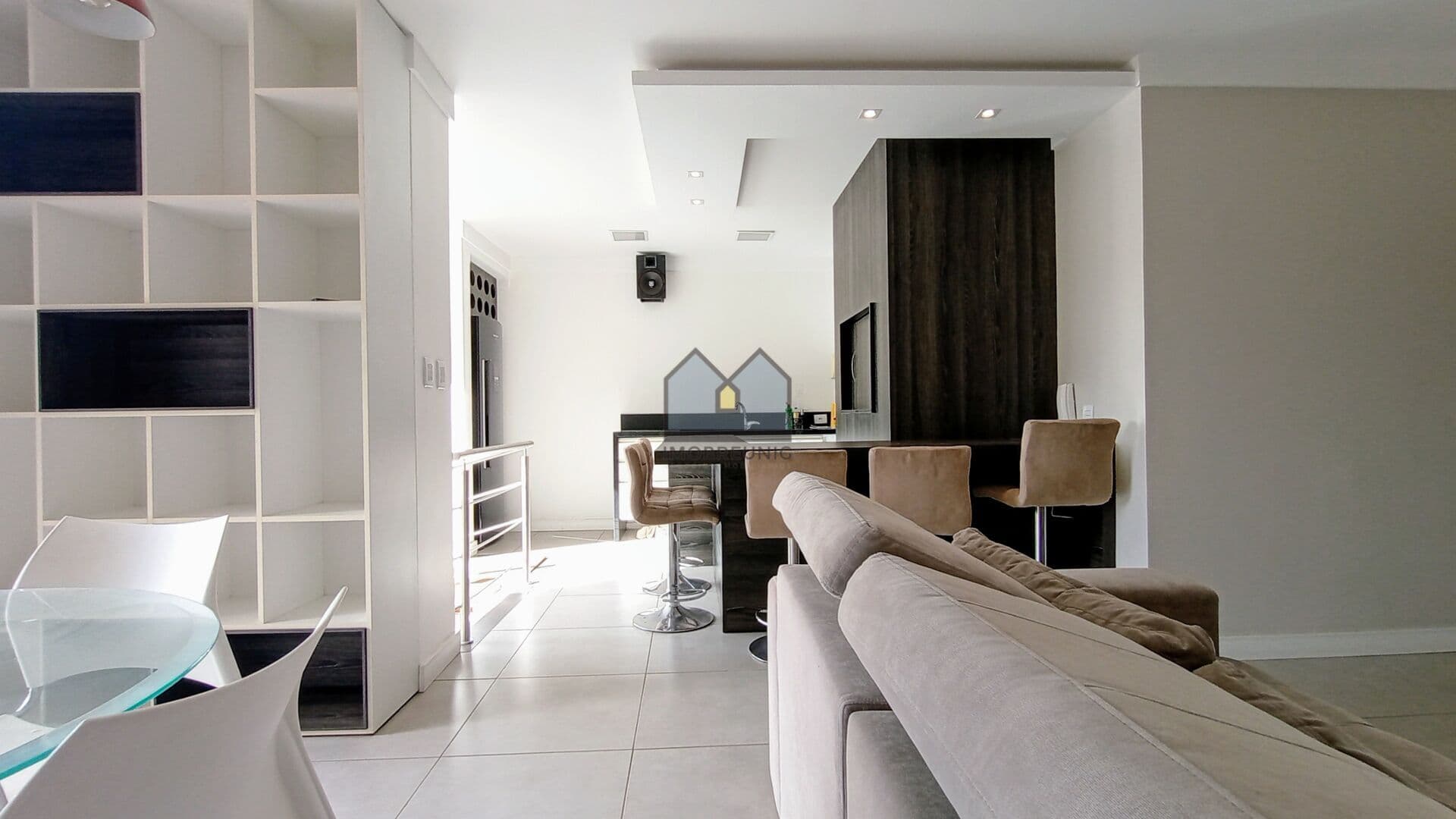 Apartamento Cobertura Duplex com 2 dormitórios (1 suíte com closet) mobiliado e com piscina