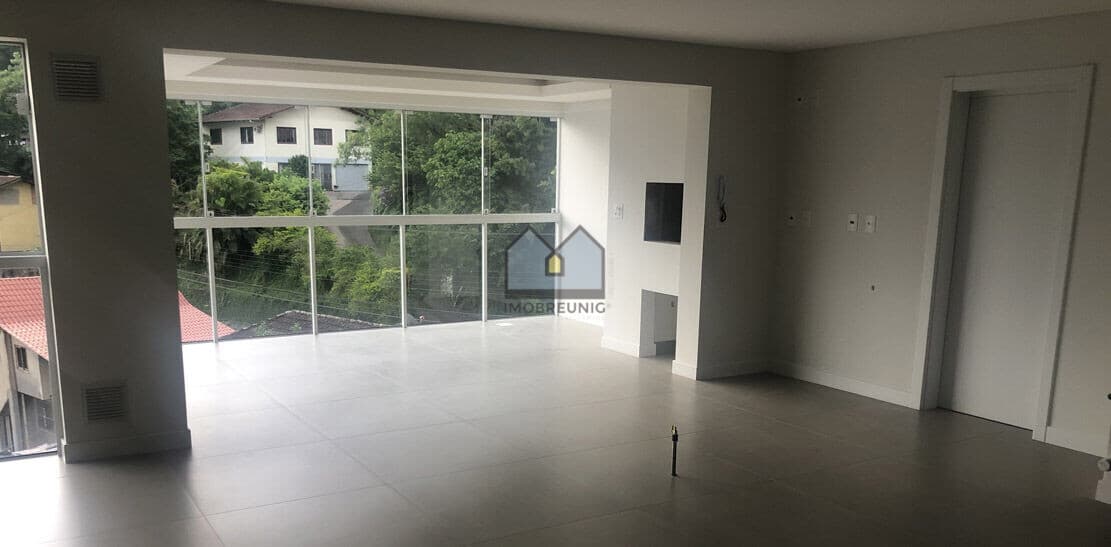 Apartamento 3 dormitórios e 3 vagas de garagem em Blumenau