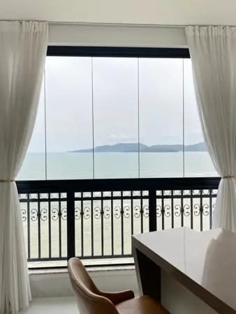 Apartamento à venda no bairro Meia Praia em Itapema/SC