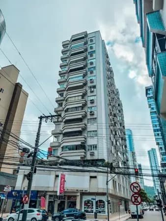 Apartamento à venda no bairro Centro em Balneário Camboriú/SC