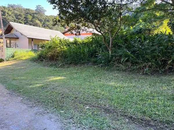Terreno à venda no bairro Estaleiro em Balneário Camboriú/SC