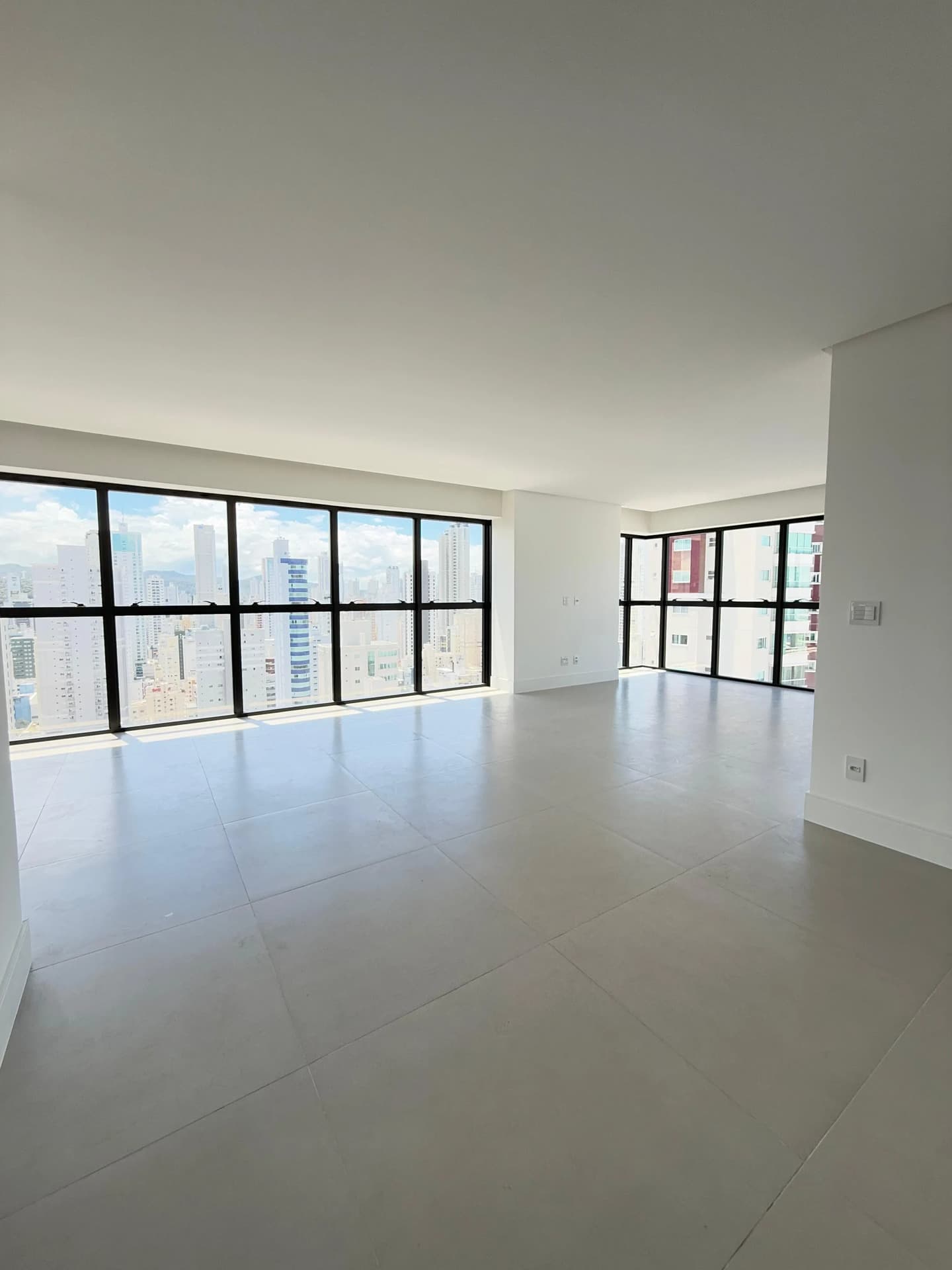 Apartamento à venda no bairro Centro em Balneário Camboriú/SC