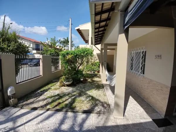 Casa à venda no bairro Centro em Balneário Camboriú/SC