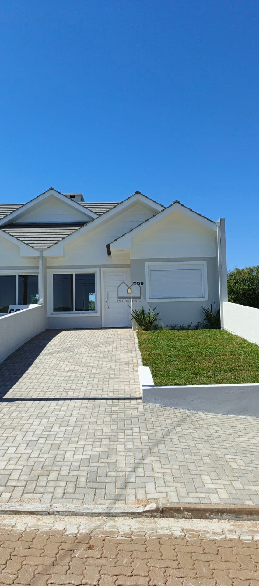 Casa Geminada diferenciada com 72,53m²!
