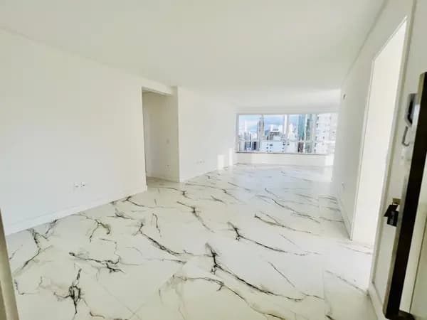 Apartamento à venda no bairro Centro em Balneário Camboriú/SC