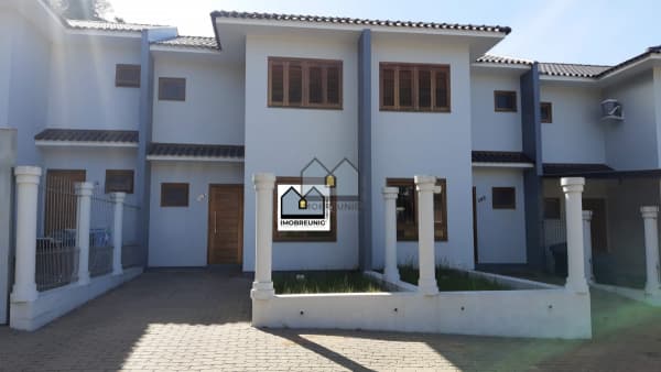 Casa Duplex com 3 dormitórios