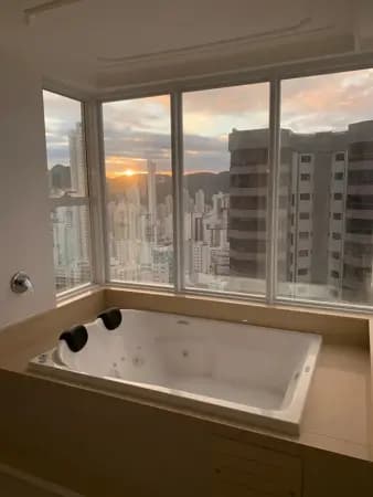 Apartamento à venda no bairro Centro em Balneário Camboriú/SC