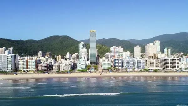 Apartamento à venda no bairro Centro em Itapema/SC