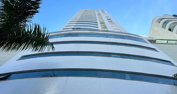 Apartamento à venda no bairro Centro em Balneário Camboriú/SC