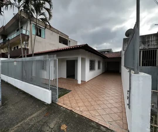 Casa à venda no bairro Nações em Balneário Camboriú/SC