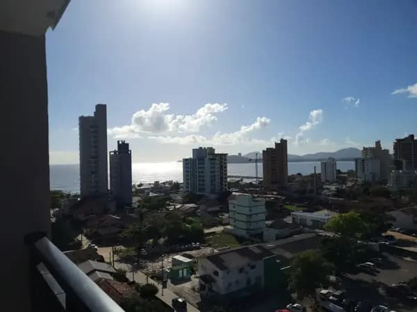 Apartamento à venda no bairro Centro em Balneário Piçarras/SC