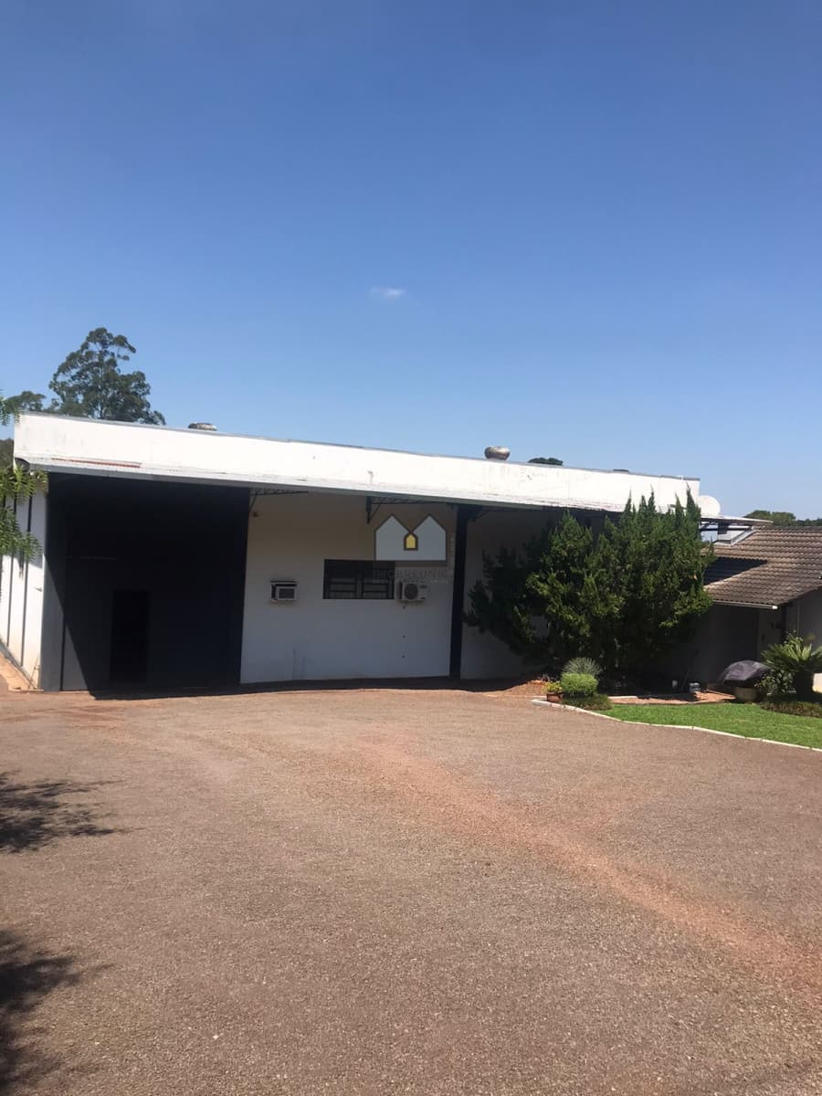 Área com Pavilhão/Galpão Logístico, casa, garagem, piscina e pátio