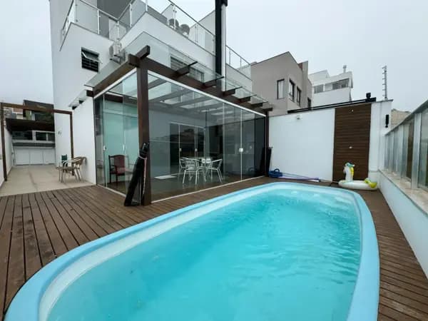 Casa à venda no bairro Ariribá em Balneário Camboriú/SC