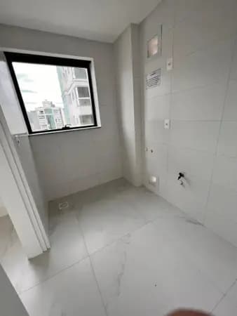 Apartamento à venda no bairro Meia Praia em Itapema/SC