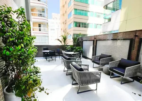 Apartamento à venda no bairro Meia Praia em Itapema/SC