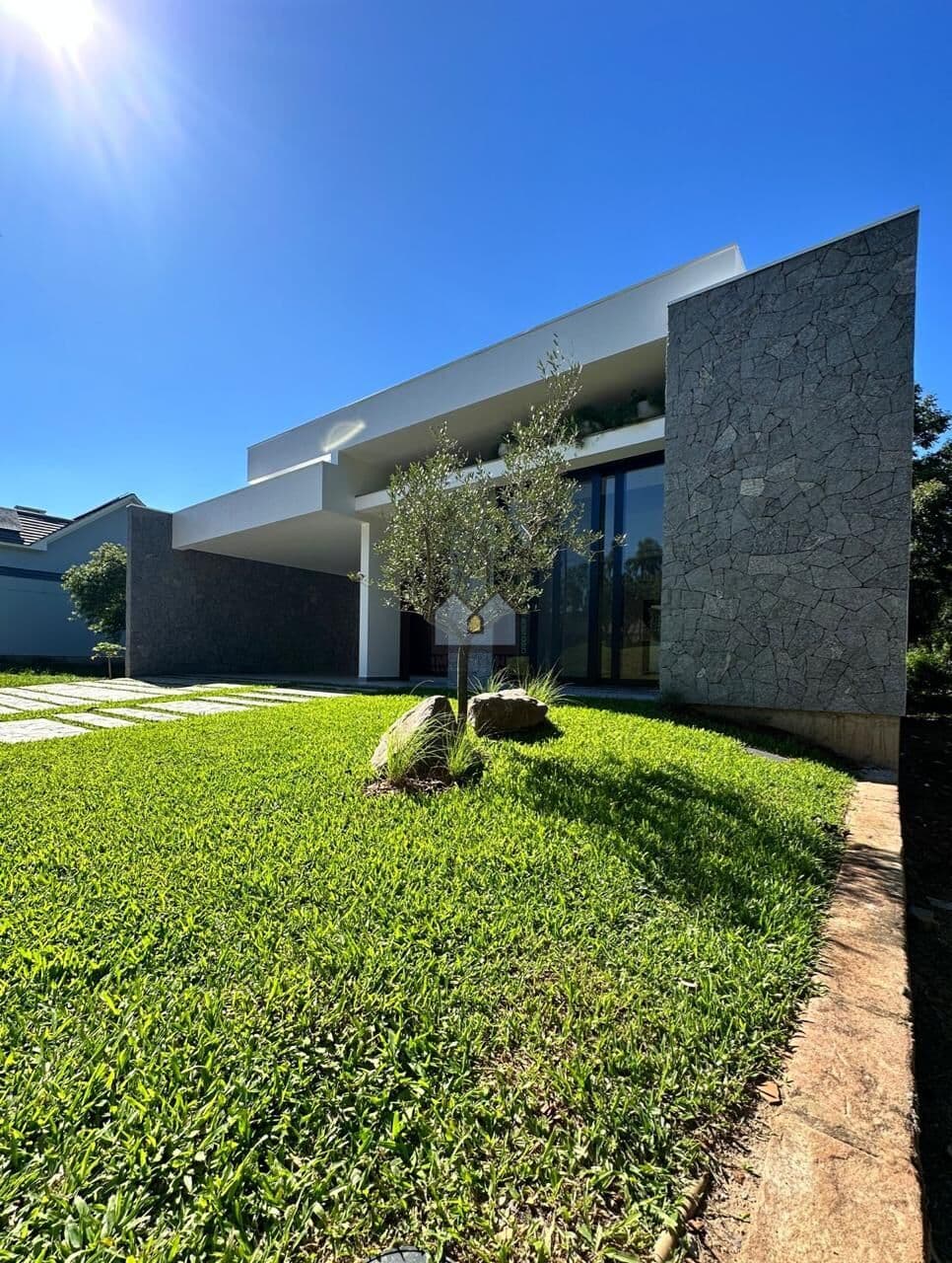 Casa Alto Padrão em condomínio fechado