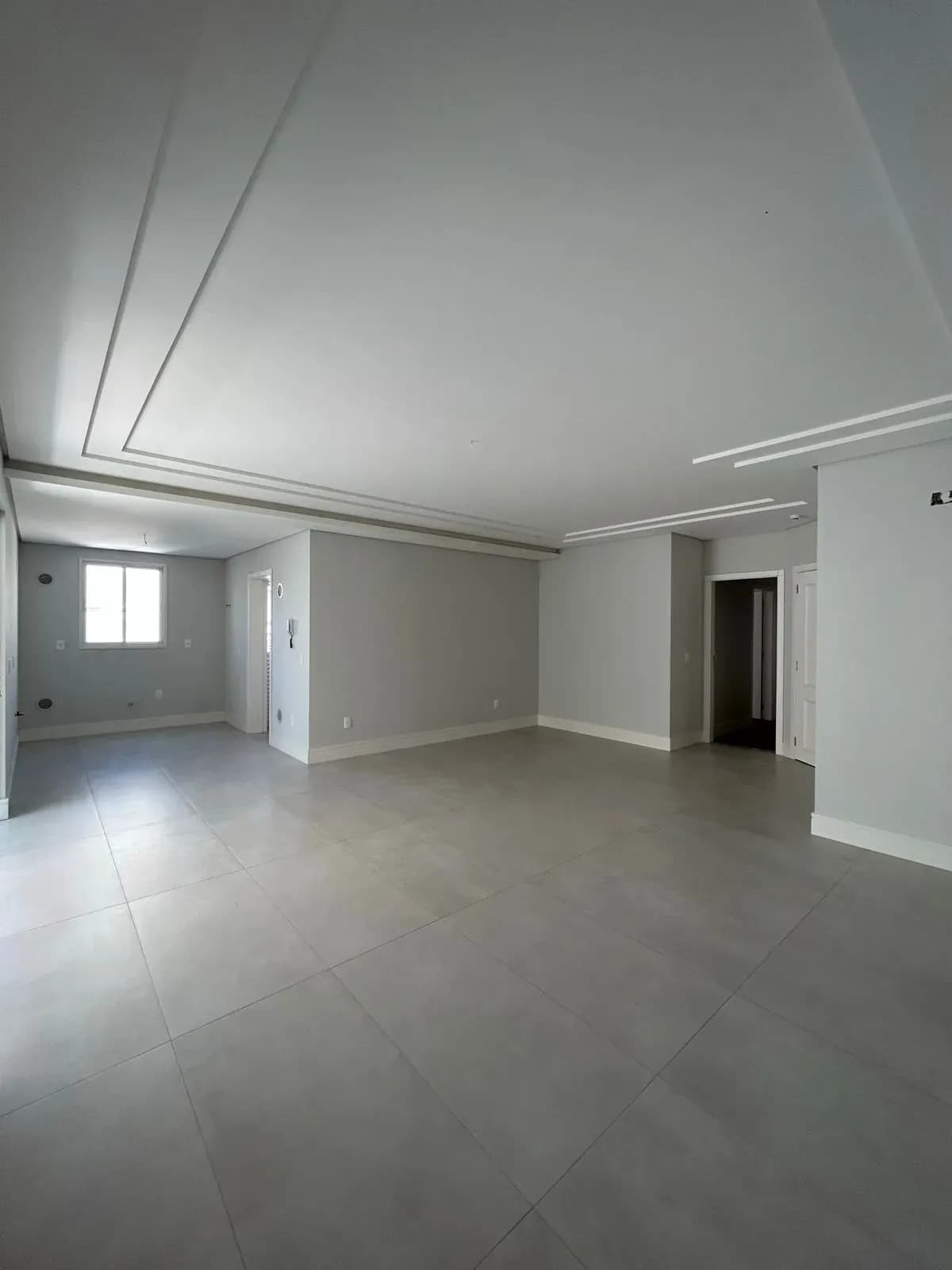 Apartamento à venda no bairro Meia Praia em Itapema/SC