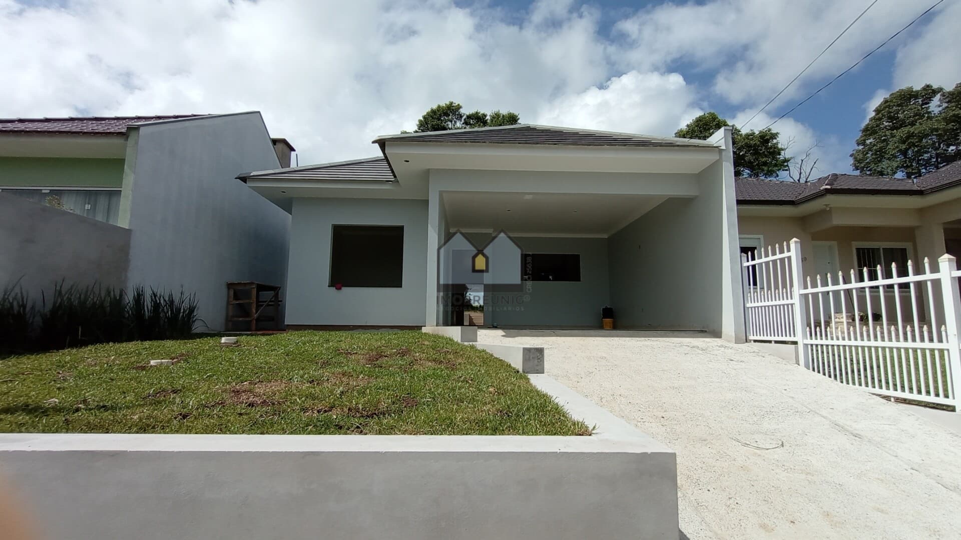 Casa com 3 dormitórios (1 suíte) na Linha Santa Cruz