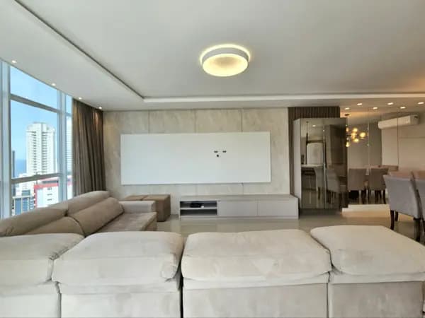 Apartamento à venda no bairro Centro em Balneário Camboriú/SC