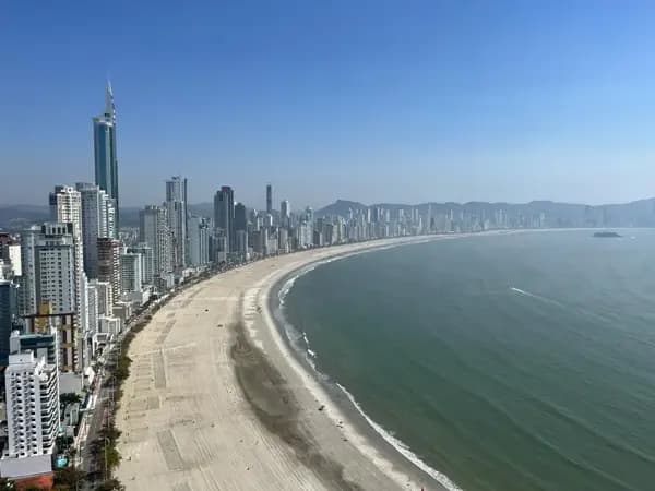 Apartamento à venda no bairro Centro em Balneário Camboriú/SC