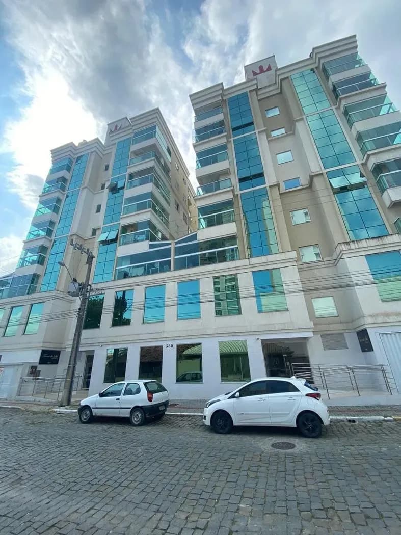 Apartamento à venda no bairro Meia Praia em Itapema/SC