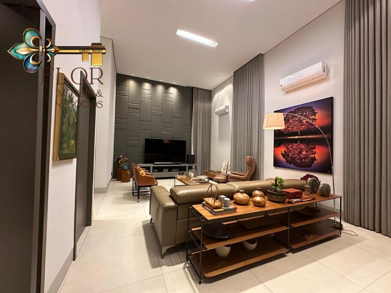 Casa térrea à venda no condomínio Florais do Vale – 3 suítes, piscina aquecida e acabamento premium