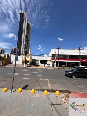 Aluguel de ponto comercial na Avenida Isaac Póvoas, em Cuiabá – 690m² construídos