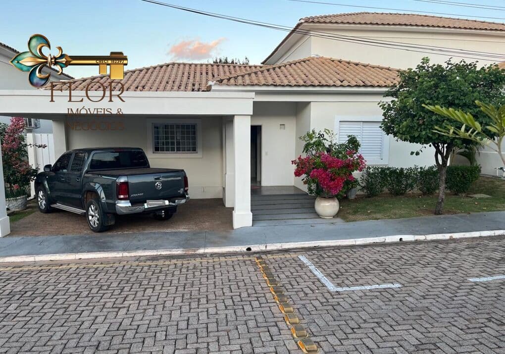 Casa térrea à venda no Condomínio Vistas Residence em Cuiabá com 3 suítes e lazer completo