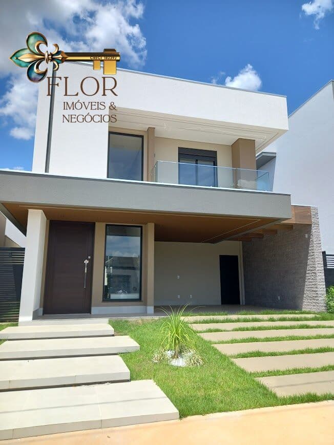 Sobrado de Alto Padrão no Condomínio Belvedere II – 3 Suítes e Piscina, Próximo à Avenida das Torres
