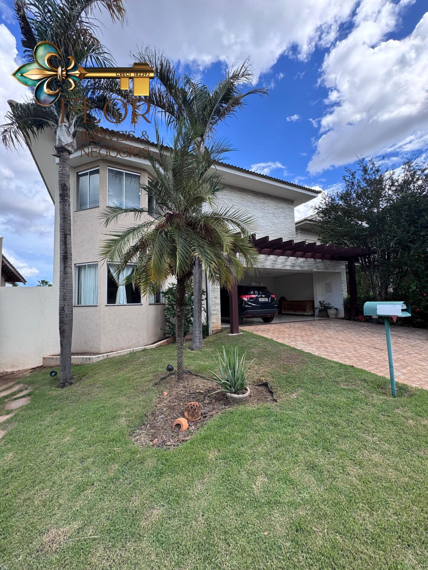 Sobrado de alto padrão no Florais Cuiabá – 3 suítes, piscina e área gourmet