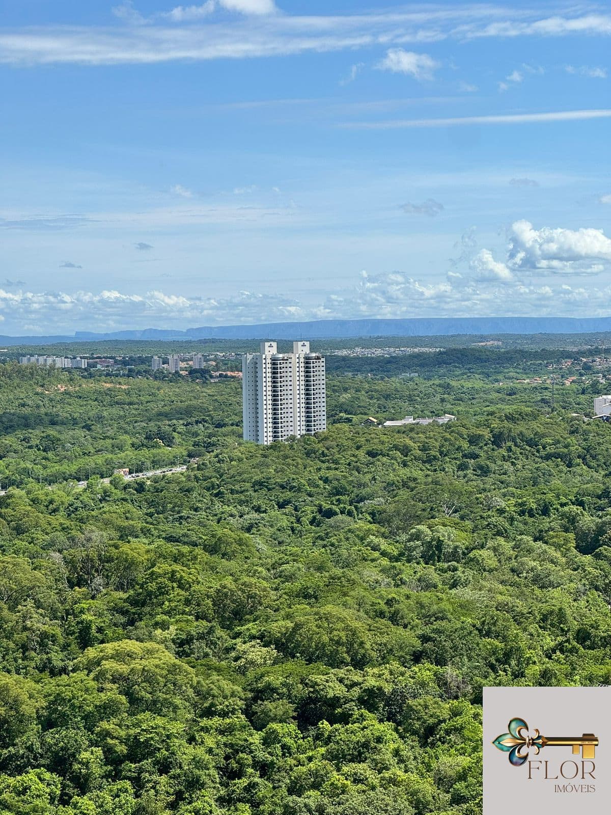 Apartamento à venda ou locação no Edifício Maison Nicole – Andar alto | 3 suítes | Cuiabá