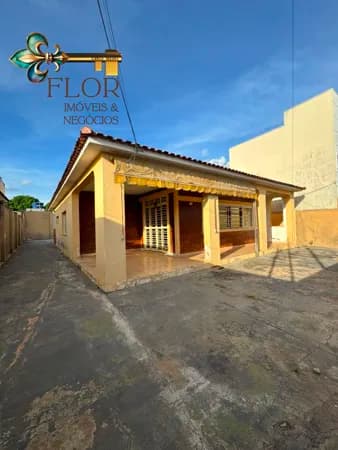 Casa à Venda na Cidade Alta em Cuiabá – 3 Quartos e 364m² de Terreno