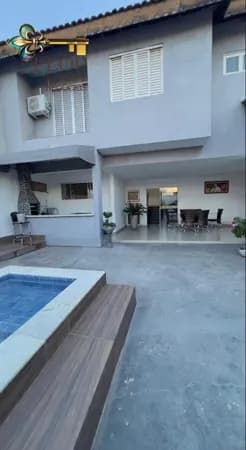 Sobrado mobiliado para locação no Jardim Guanabara em Cuiabá com piscina e energia solar – 200m²