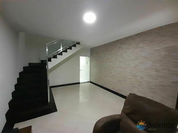 Sobrado a venda Vila Paranaguá com 150 metros de área construída 2 dorms 2 banheiros 01 vaga