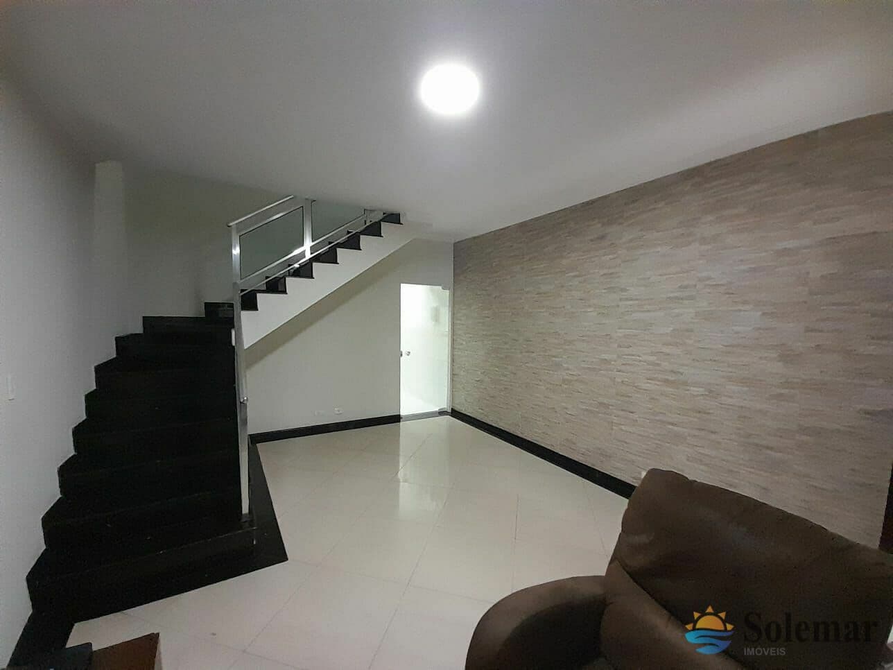 Sobrado a venda Vila Paranaguá com 150 metros de área construída 2 dorms 2 banheiros 01 vaga