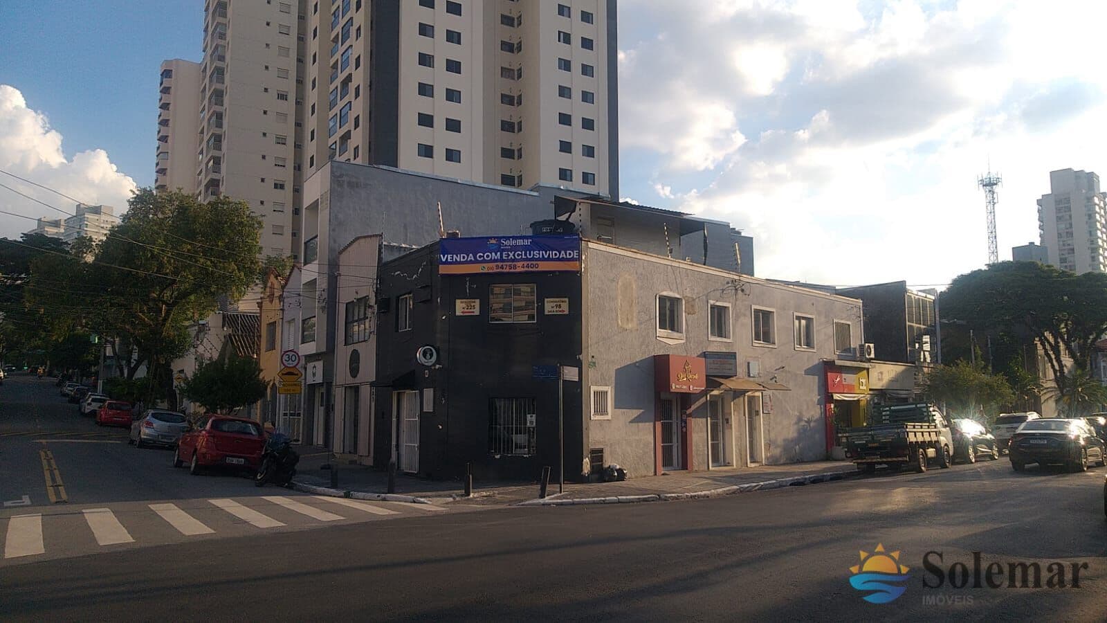 Prédio Comercial no Tatuapé de esquina com renda e espaço pra ampliar 850 mil