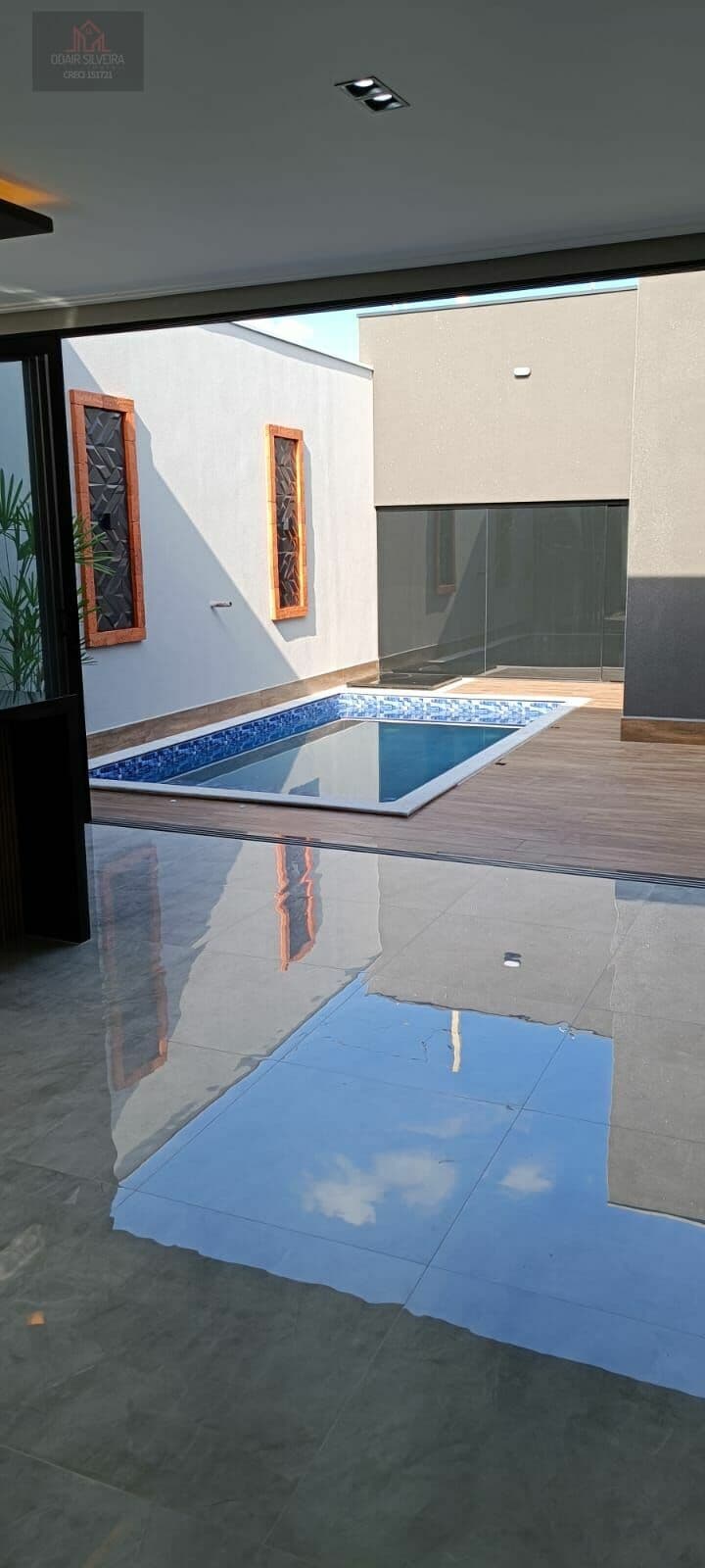 Casa Térrea finíssimo acabamento 03 dormitórios sendo uma suíte, possui Piscina no Parque Universitário em Americana/SP