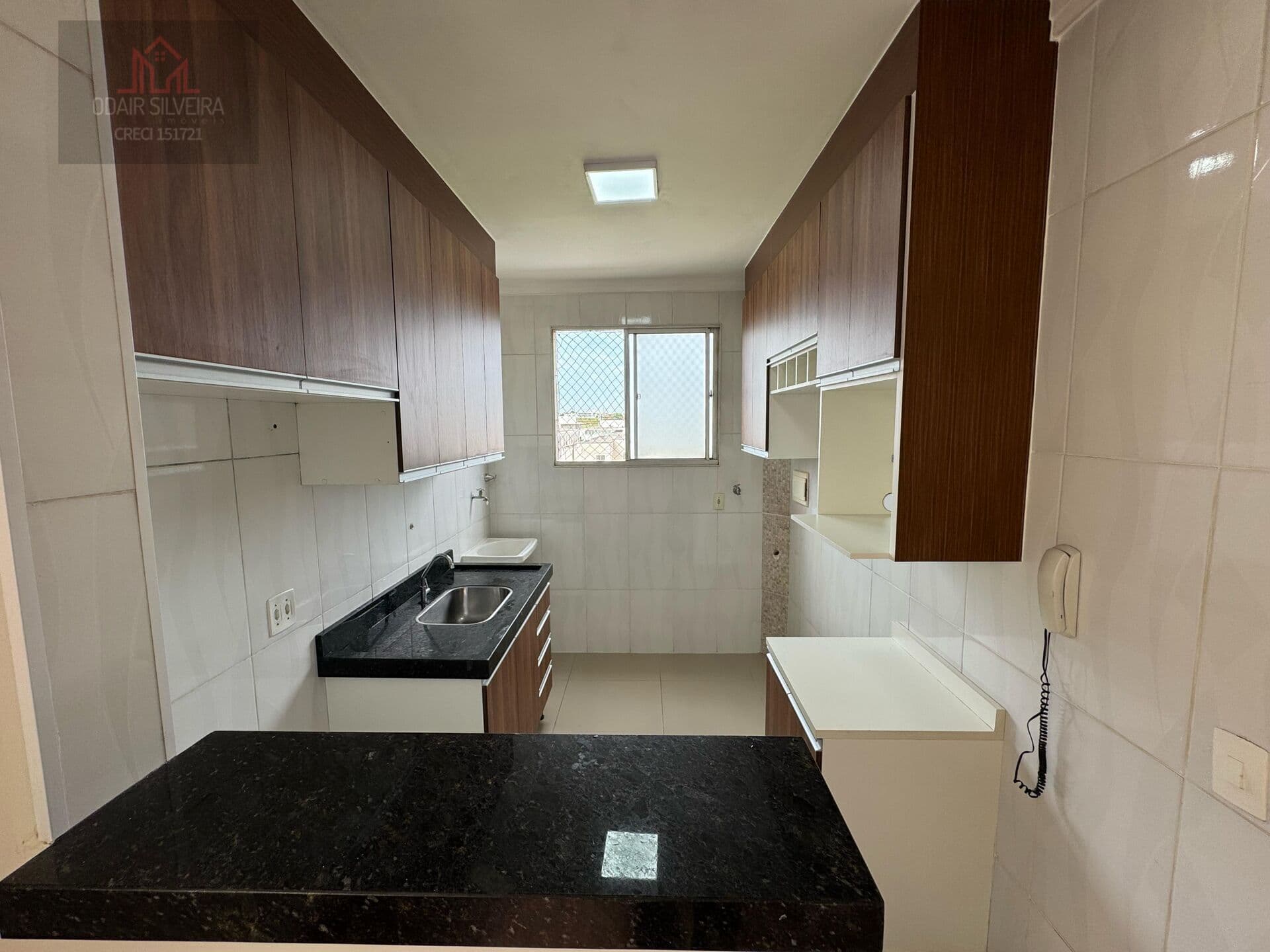 Apartamento Padrão 02 dormitórios Parque Residencial Asteca em Americana - SP.