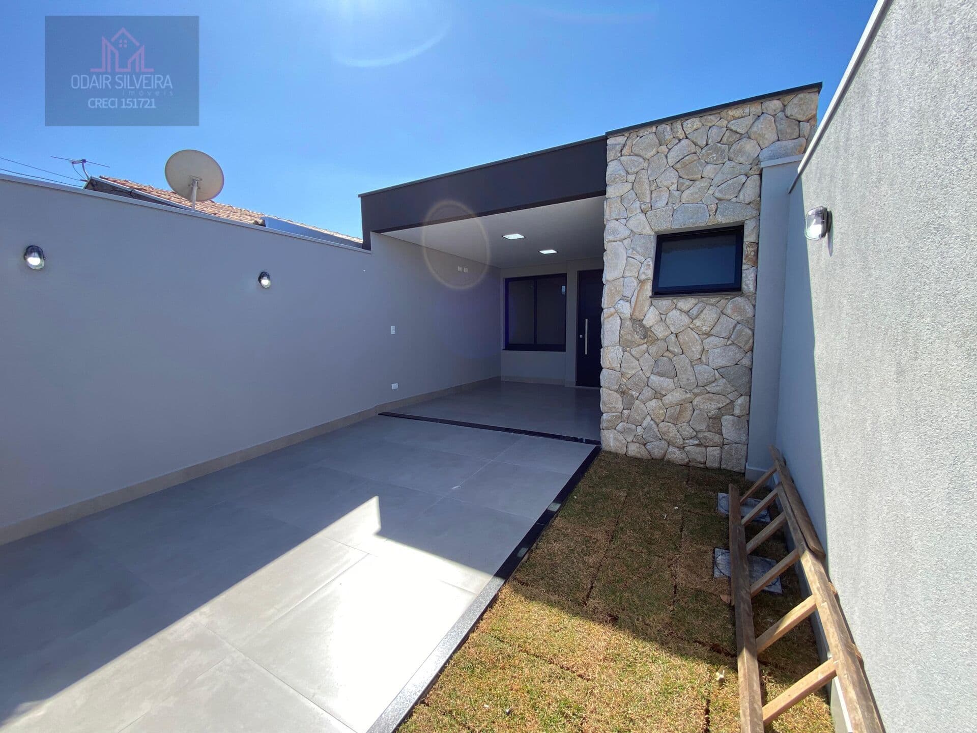 Casa Padrão 02 dormitórios sendo uma suíte no São Vito em Americana - SP.